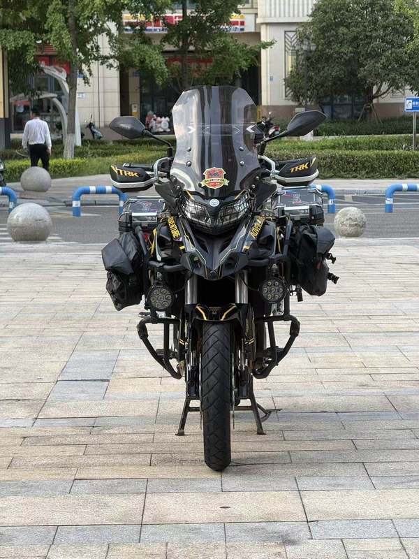 二手贝纳利金鹏 TRK502