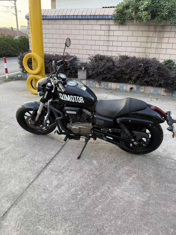 二手QJMOTOR闪300