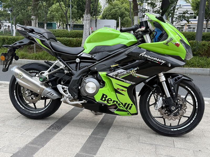 二手贝纳利龙卷风 Tornado 302R