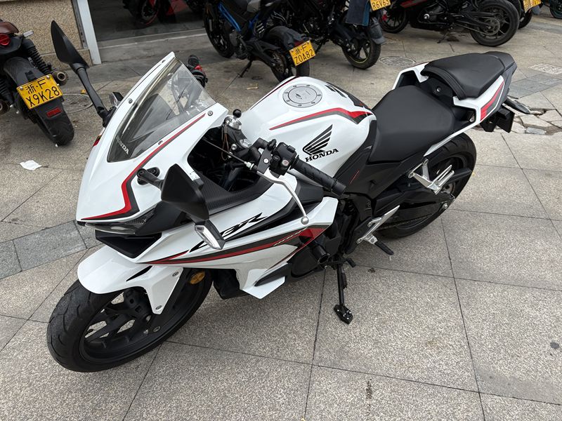 二手本田CBR400R