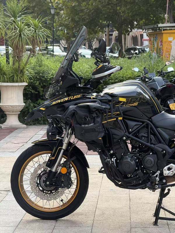 二手贝纳利金鹏 TRK502
