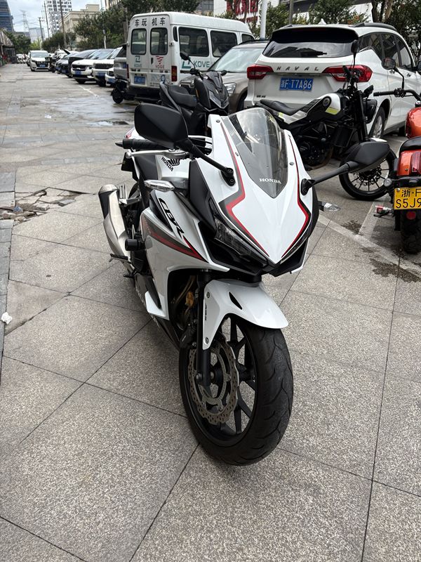 二手本田CBR400R