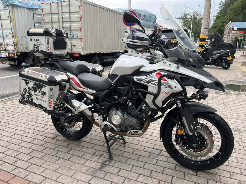 二手贝纳利金鹏 TRK502