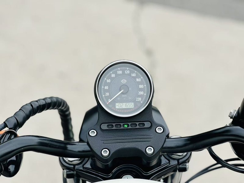 二手哈雷戴维森Iron883 硬汉
