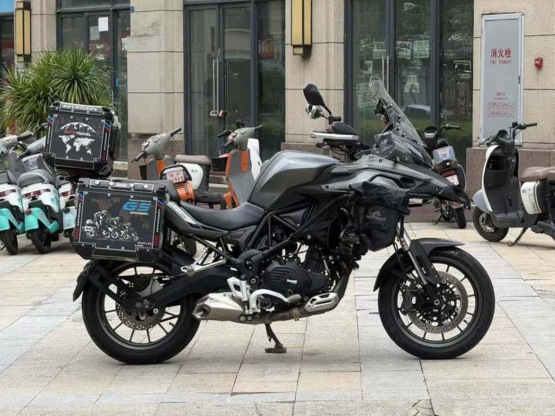 二手贝纳利金鹏 TRK502
