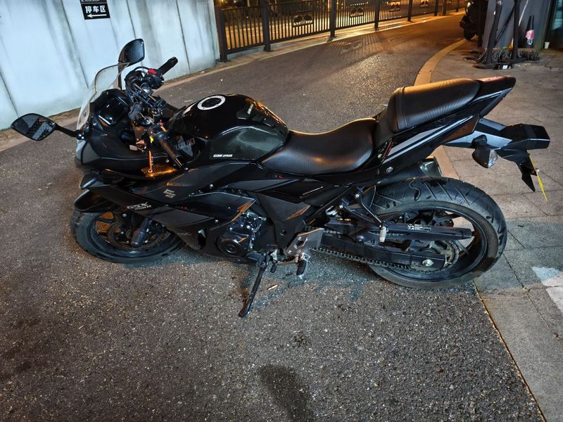 二手豪爵铃木GSX250R