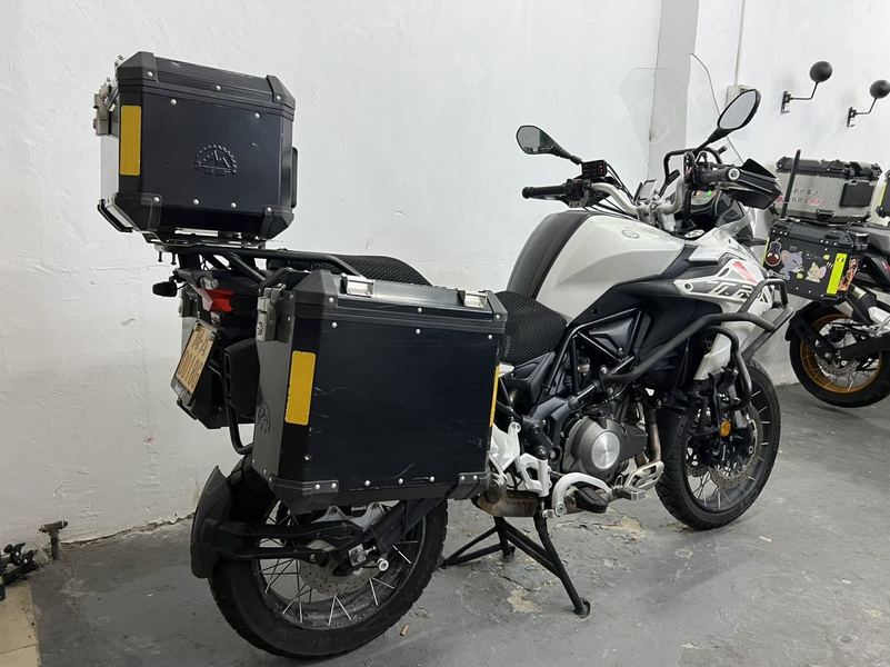 二手贝纳利金鹏 TRK502