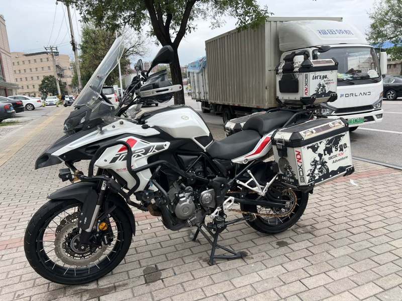 二手贝纳利金鹏 TRK502