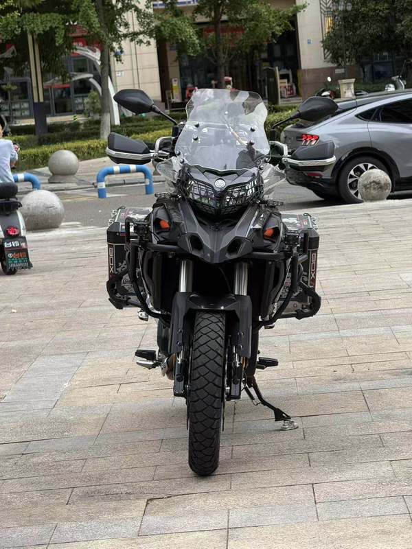 二手贝纳利金鹏 TRK502