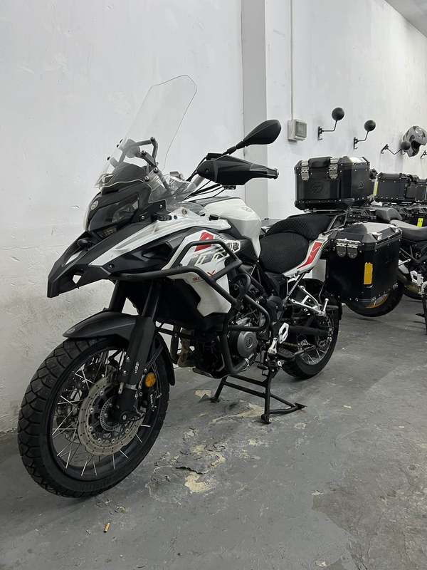 二手贝纳利金鹏 TRK502