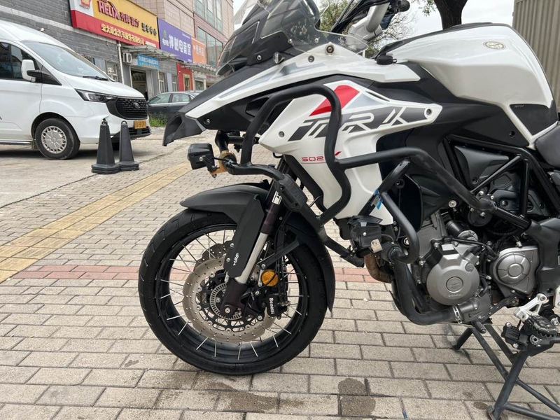 二手贝纳利金鹏 TRK502