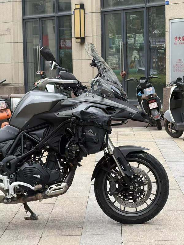 二手贝纳利金鹏 TRK502