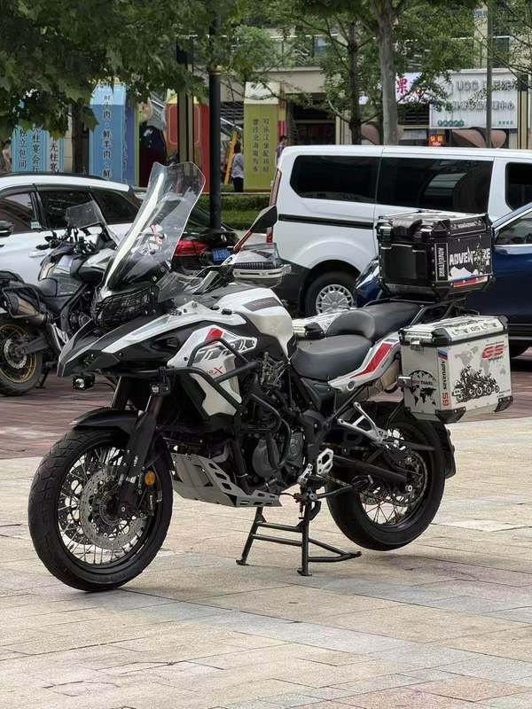 二手贝纳利金鹏 TRK502