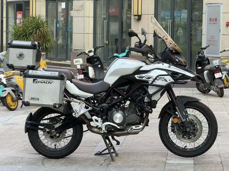 二手贝纳利金鹏 TRK502
