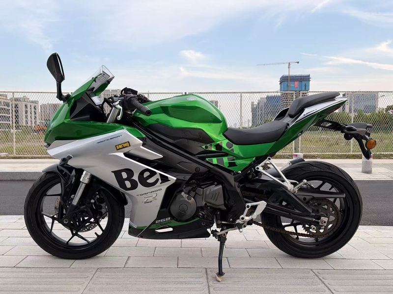 二手贝纳利龙卷风 Tornado 252R