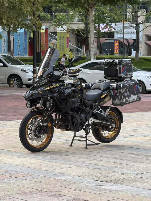 二手贝纳利金鹏 TRK502
