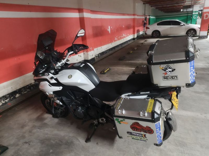 二手贝纳利金鹏 TRK502