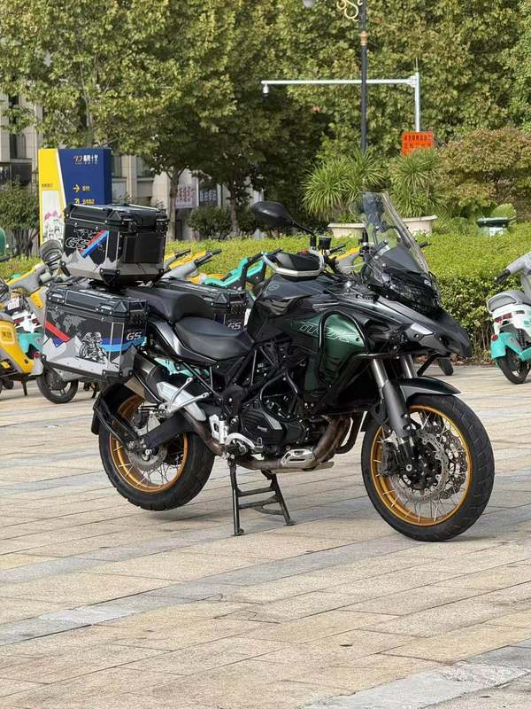 二手贝纳利金鹏 TRK502