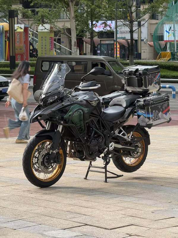 二手贝纳利金鹏 TRK502
