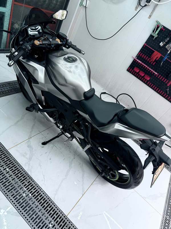 二手川崎ZX-4R