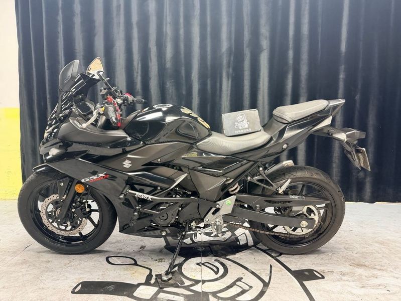 二手豪爵铃木GSX250R