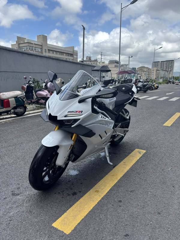 二手张雪机车820RR
