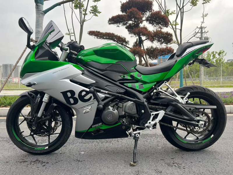 二手贝纳利龙卷风 Tornado 252R