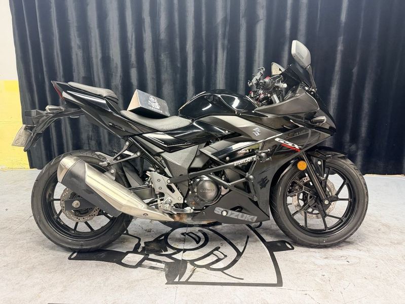 二手豪爵铃木GSX250R