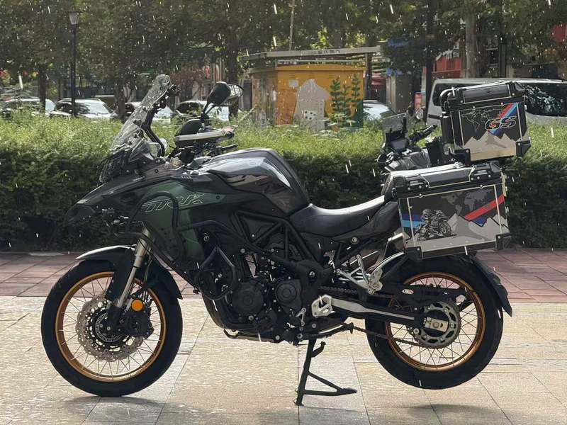 二手贝纳利金鹏 TRK502