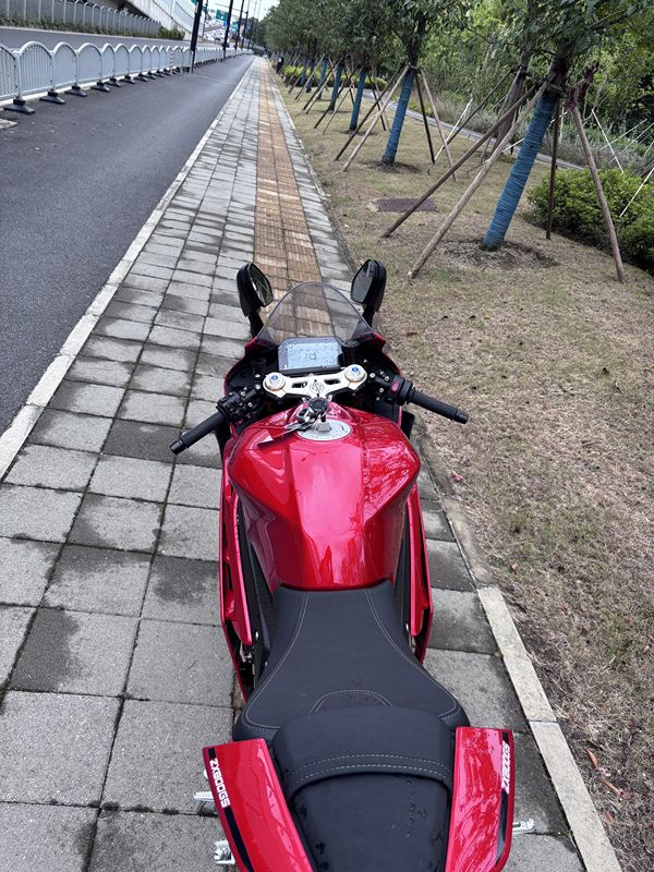二手张雪机车820RR