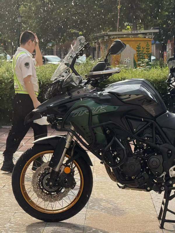 二手贝纳利金鹏 TRK502