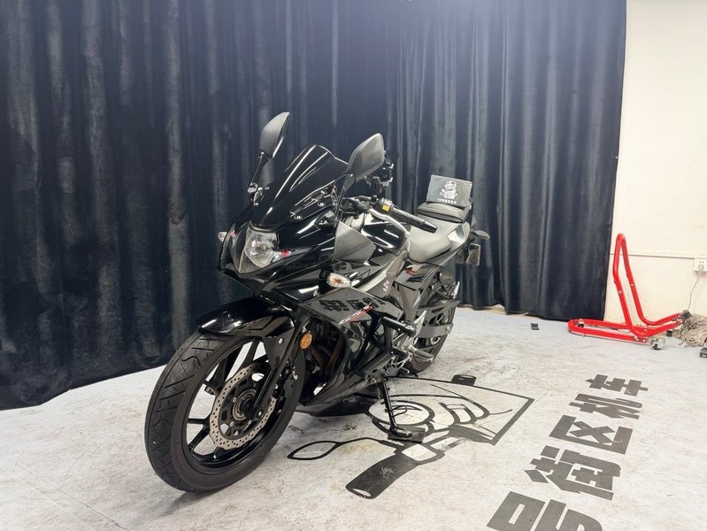 二手豪爵铃木GSX250R