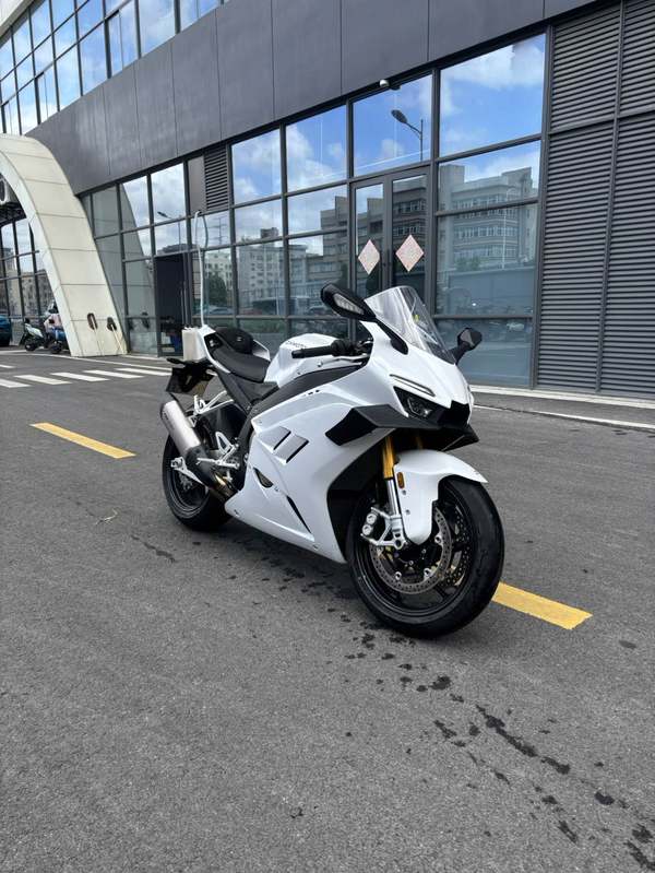二手张雪机车820RR