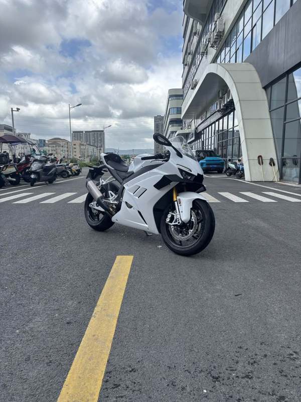 二手张雪机车820RR