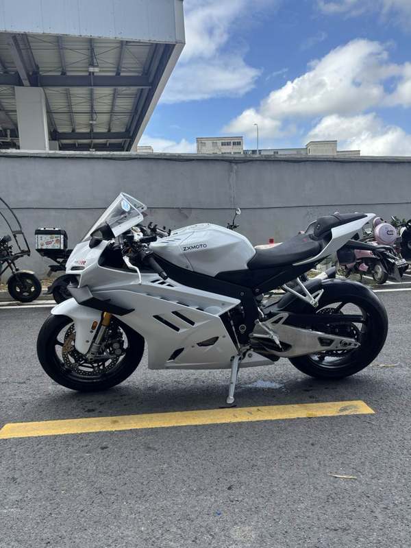 二手张雪机车820RR