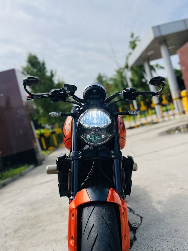 二手凯旋Trident 660