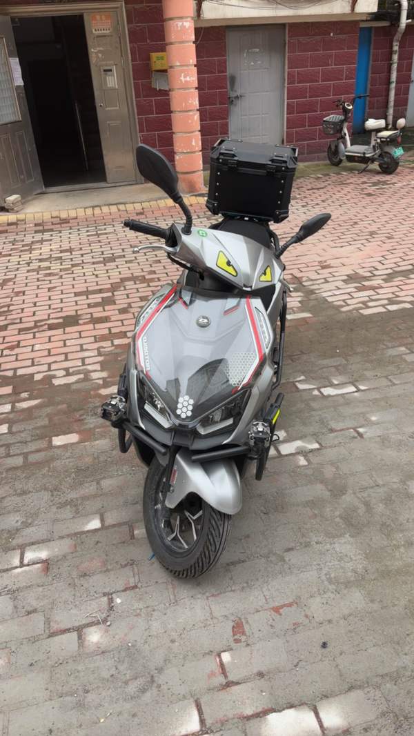 二手QJMOTOR鸿150RS