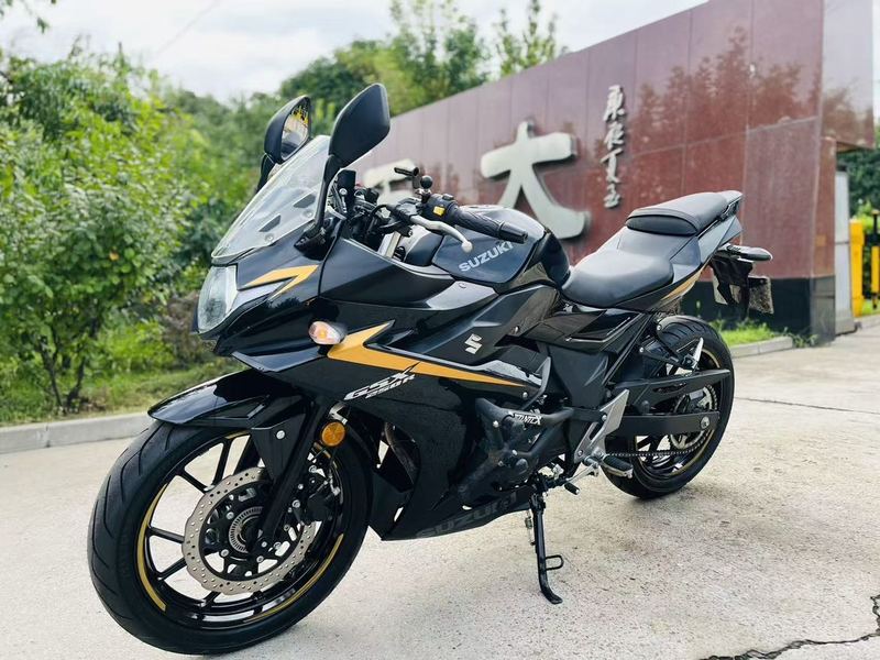 二手豪爵铃木GSX250R