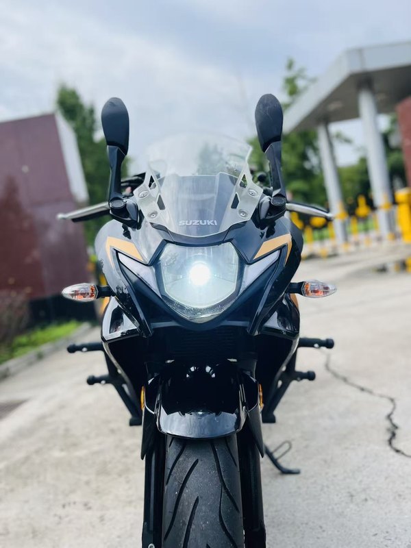 二手豪爵铃木GSX250R
