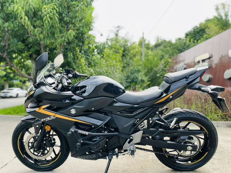 二手豪爵铃木GSX250R