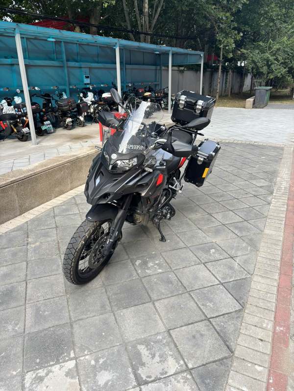 二手贝纳利金鹏 TRK502