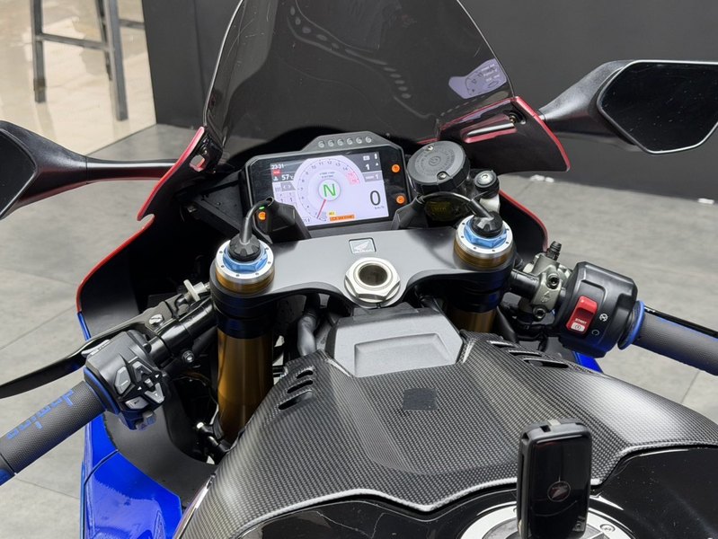 二手本田CBR 1000 RR-R
