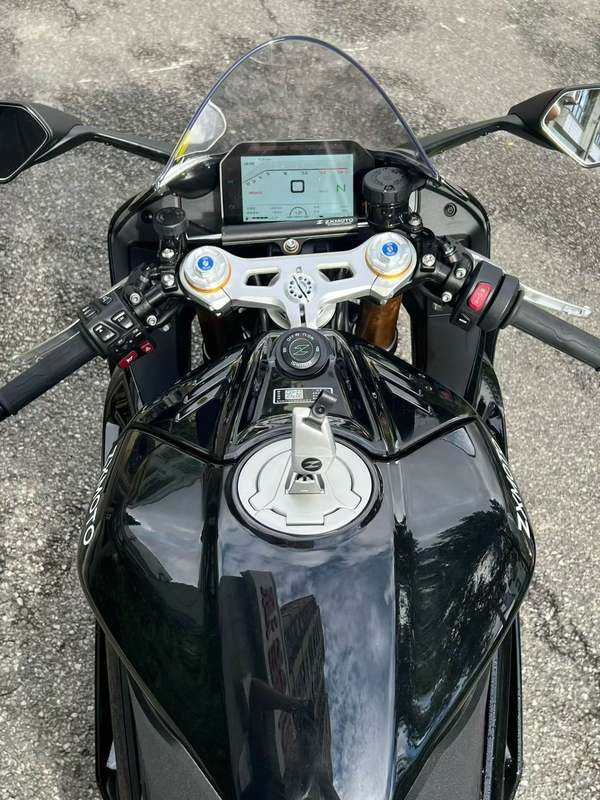 二手张雪机车820RR