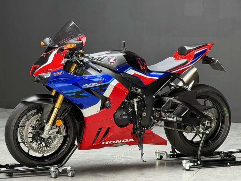 二手本田CBR 1000 RR-R