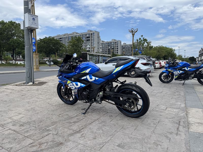 二手豪爵铃木GSX250R