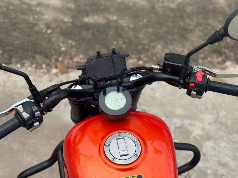 二手QJMOTOR闪300