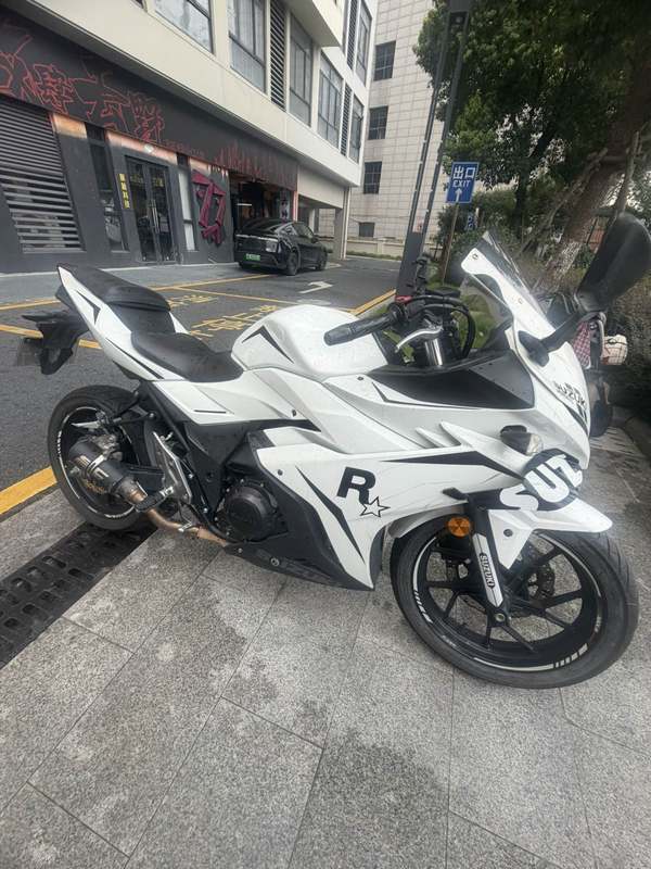 二手豪爵铃木GSX250R