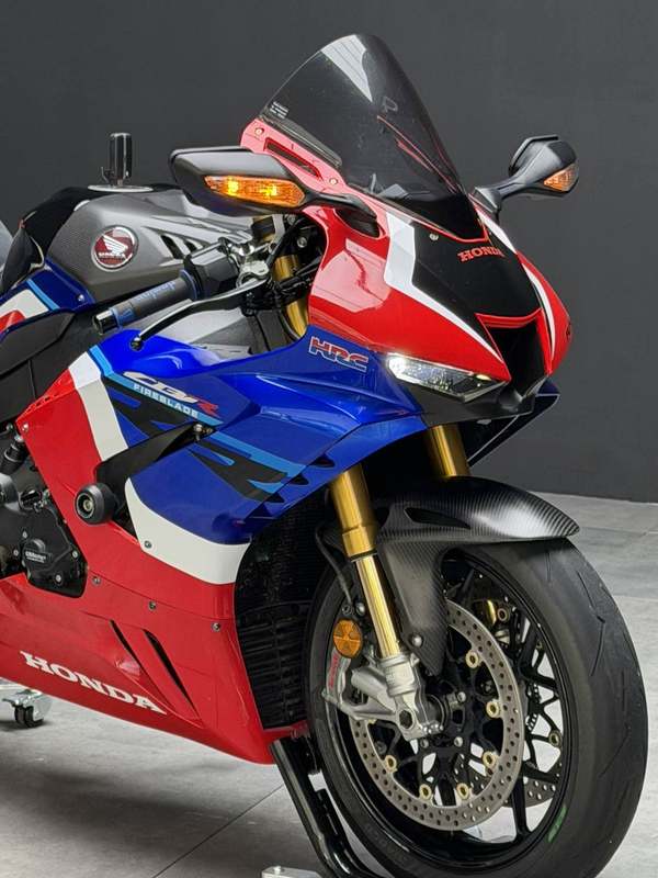二手本田CBR 1000 RR-R