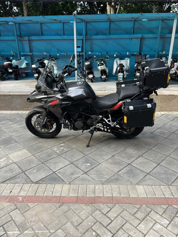 二手贝纳利金鹏 TRK502