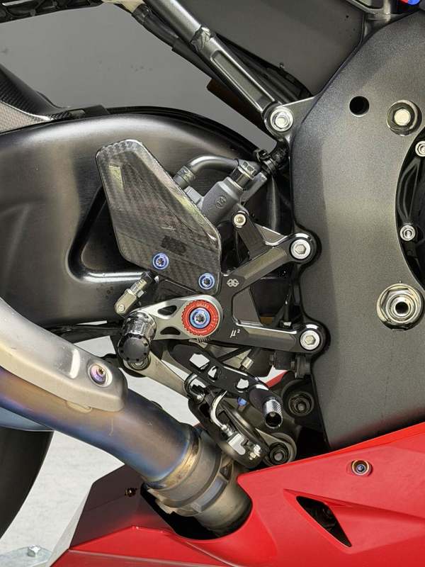 二手本田CBR 1000 RR-R